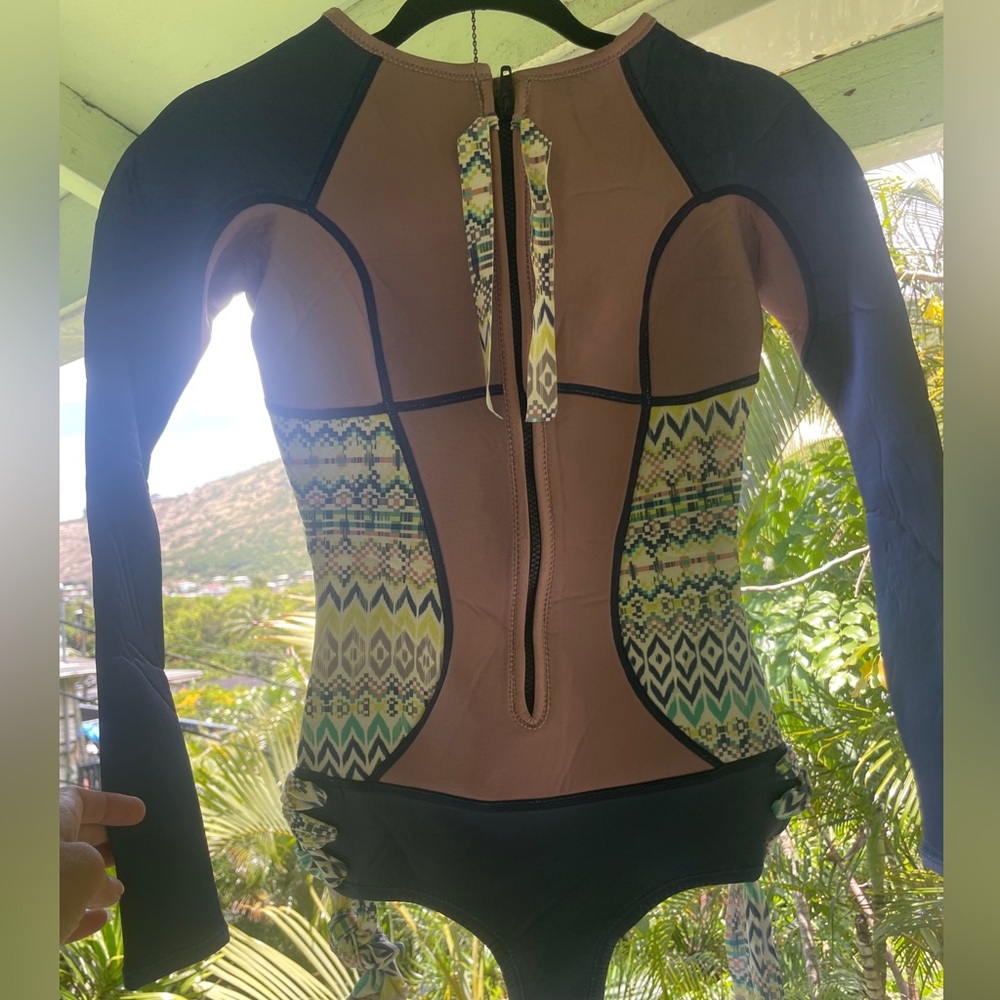 Sirensong NWOT Surf suit